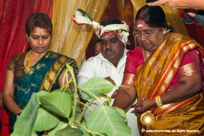 Sarathambal 2013